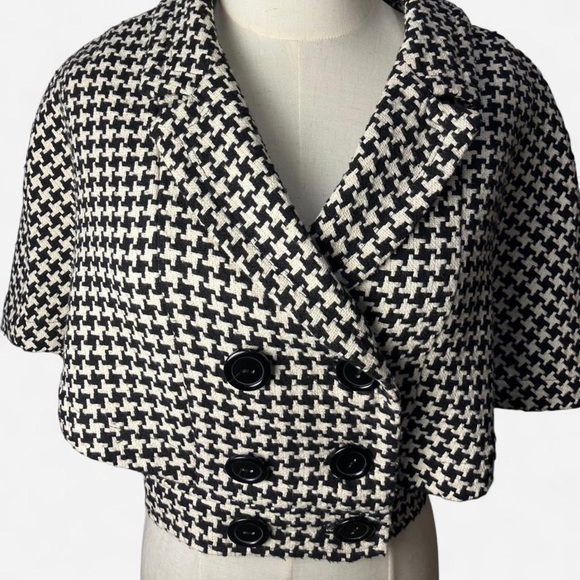 Forever 21 Houndstooth Cape Cropped Jacket with Red Lining - Picture 2 of 3